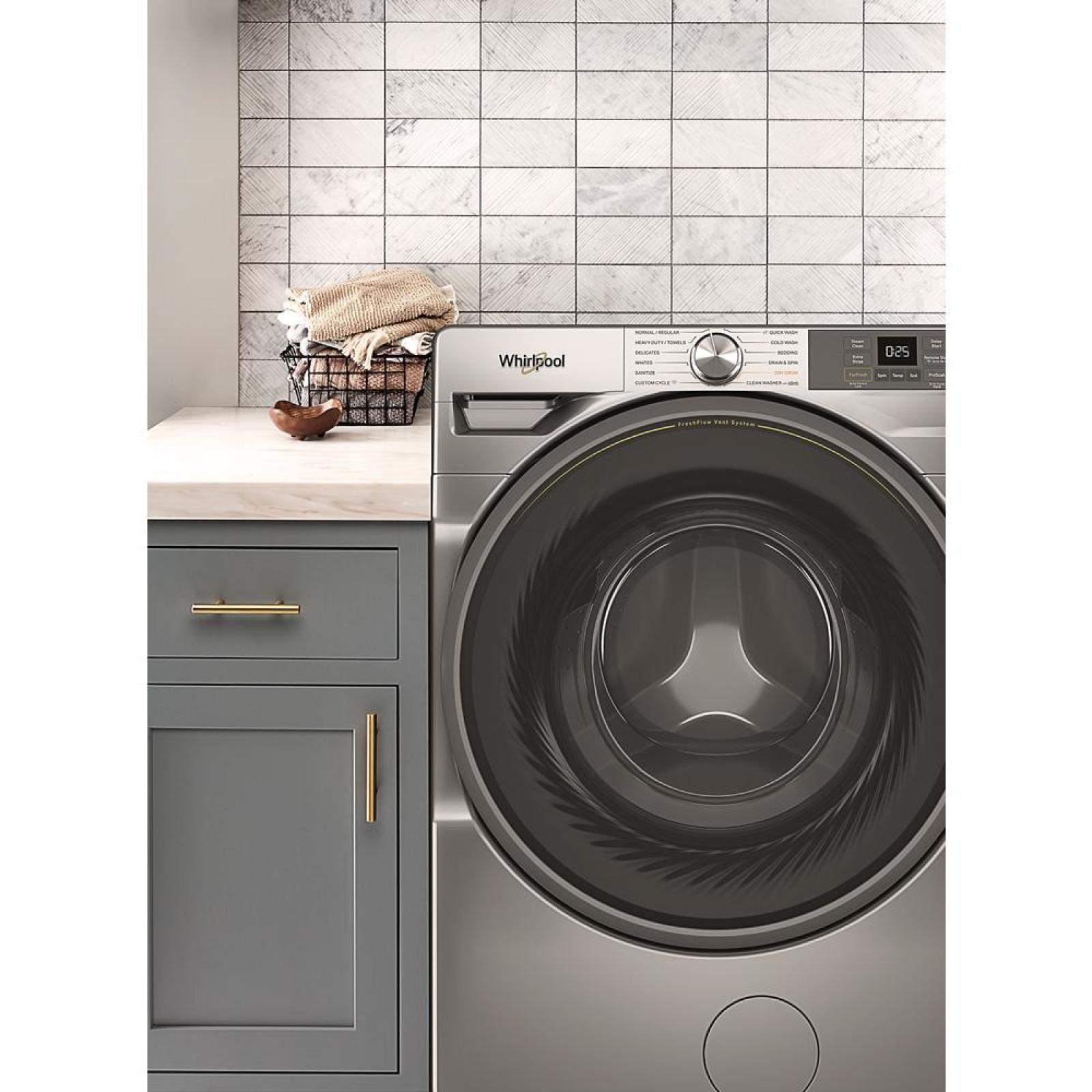 Whirlpool - 5.2 cu. Ft Front Load Washer in Radiant Silver - WFW5720RR