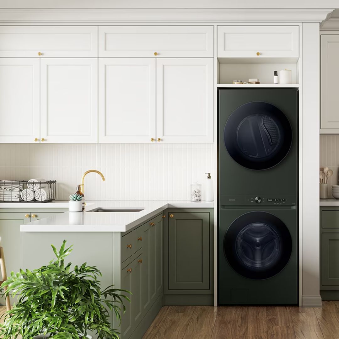 Samsung - 5.3 cu. Ft Washer and 7.6 cu. Ft Dryer Laundry Hub in Black Stainless - WH46DBH550EVAC