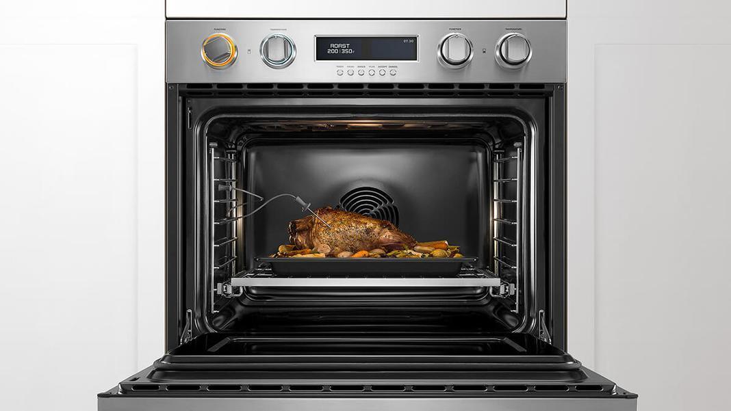 Fisher Paykel - 4.1 cu. ft Single Wall Wall Oven in Stainless - WOSV230 N