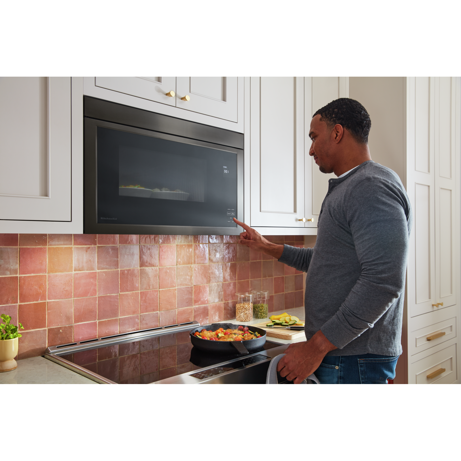 KitchenAid - 1.1 cu. Ft Over the range Microwave in Black Stainless - YKMMF330PBS