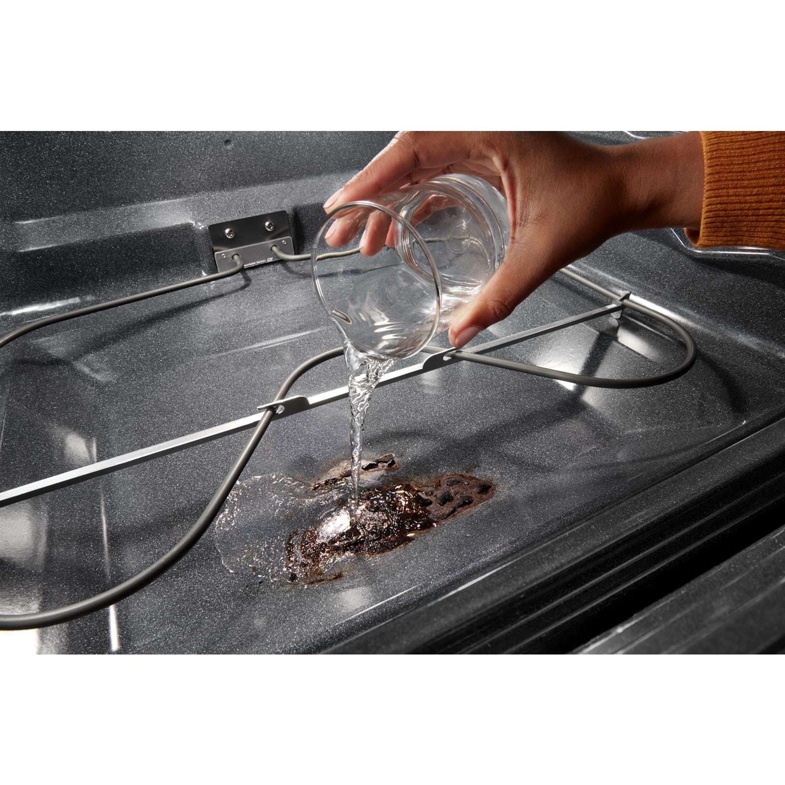 Whirlpool - 5.3 cu. ft Electric Range in Black - YWFES3330RB