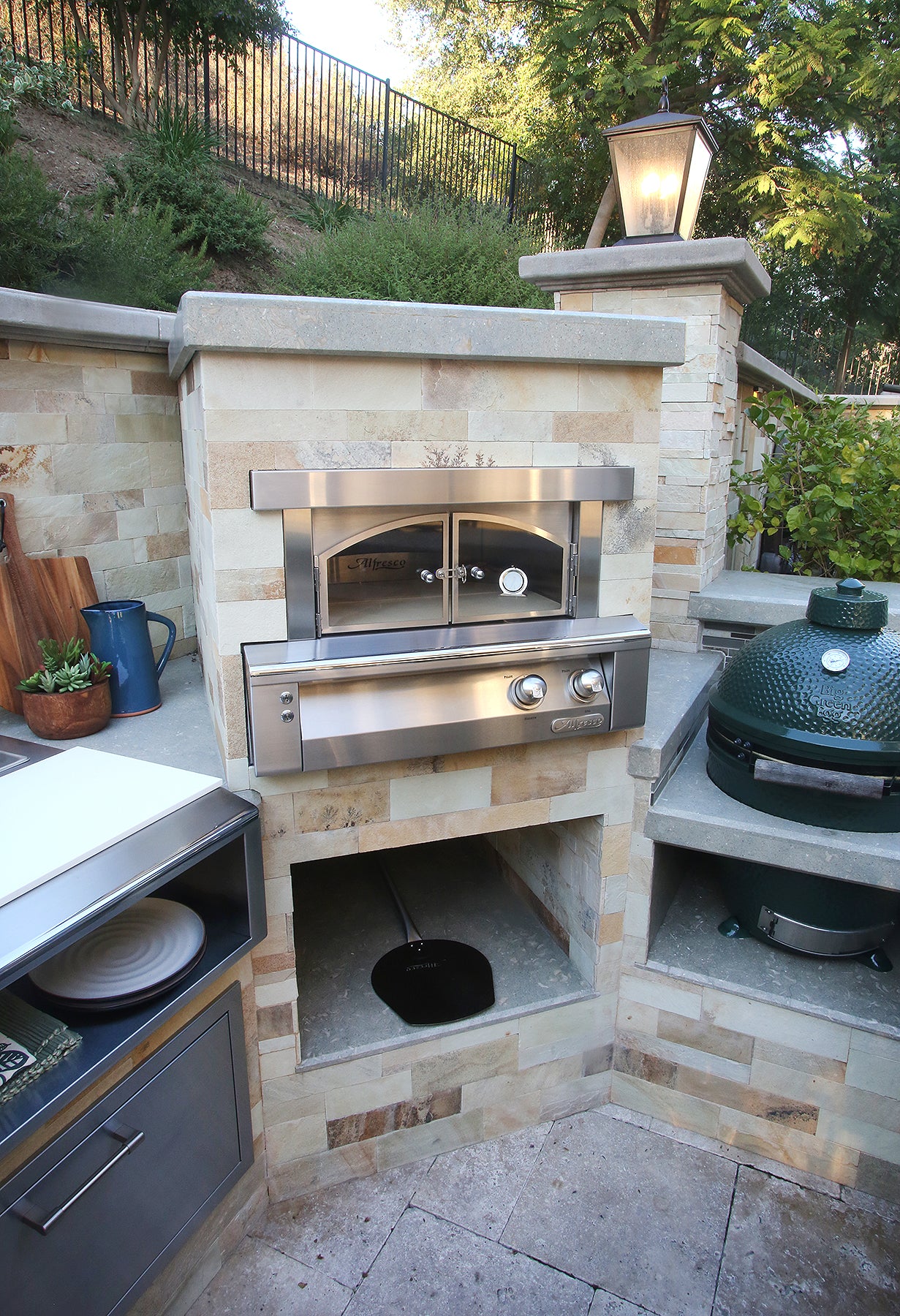 Alfresco - Built-in Liquid Propane Pizza Oven in Stainless - AXE-PZA-BI-LP