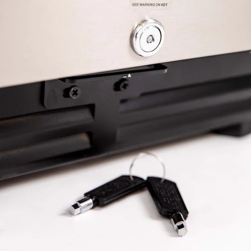 Avanti - 15 Inch 3.1 cu.Ft Beverage Centre Refrigerator in Stainless - BCA3115S3S