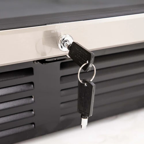 Avanti - 23.5 Inch 5.0 cu.Ft Built In / Integrated Beverage Centre Refrigerator in Stainless - BCA516SS