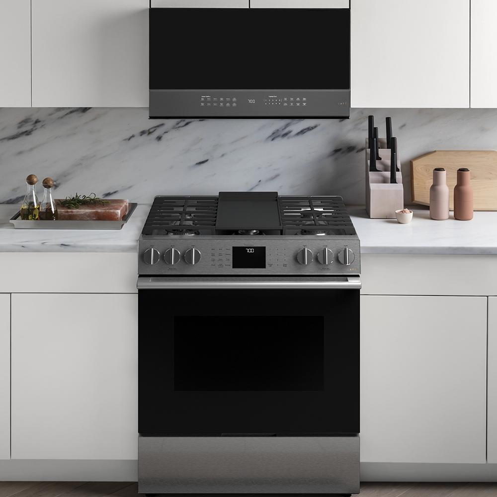 Café - 5.6 cu. ft Gas Range in Platinum - CCGS700M2NS5