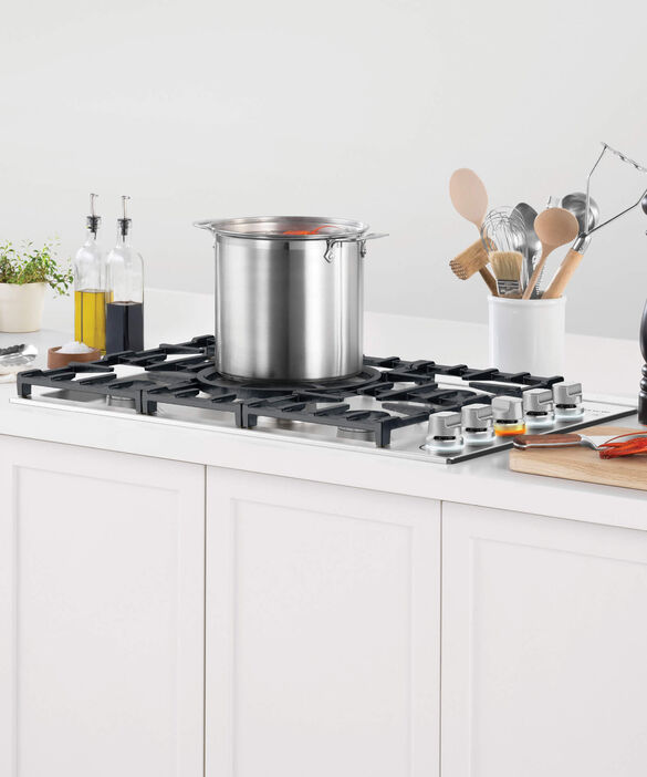 Fisher Paykel - 29.53125 inch wide Gas Cooktop in Stainless - CG305DNGX1