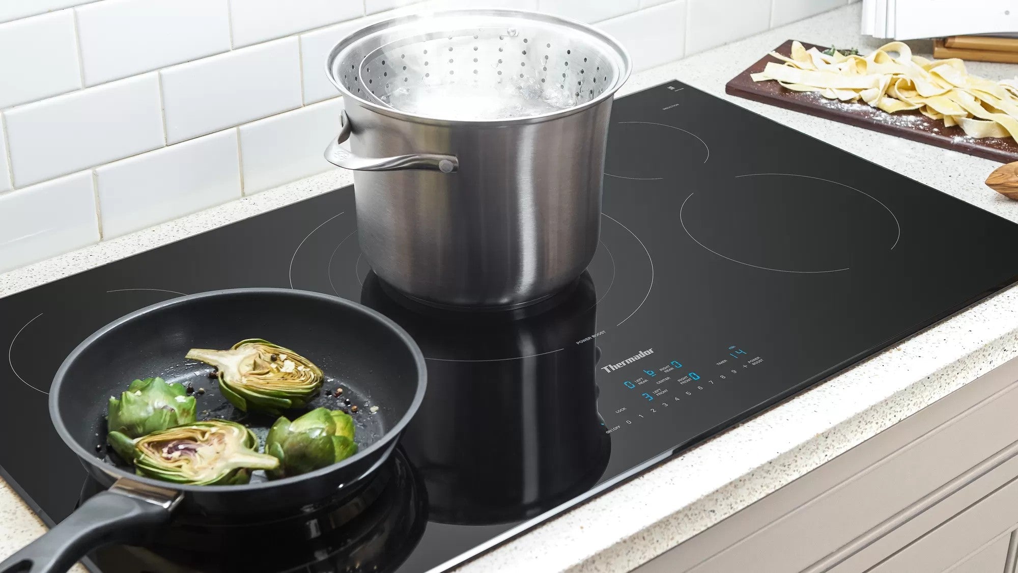 Thermador - 37 Inch Induction Cooktop in Black - CIT365YB