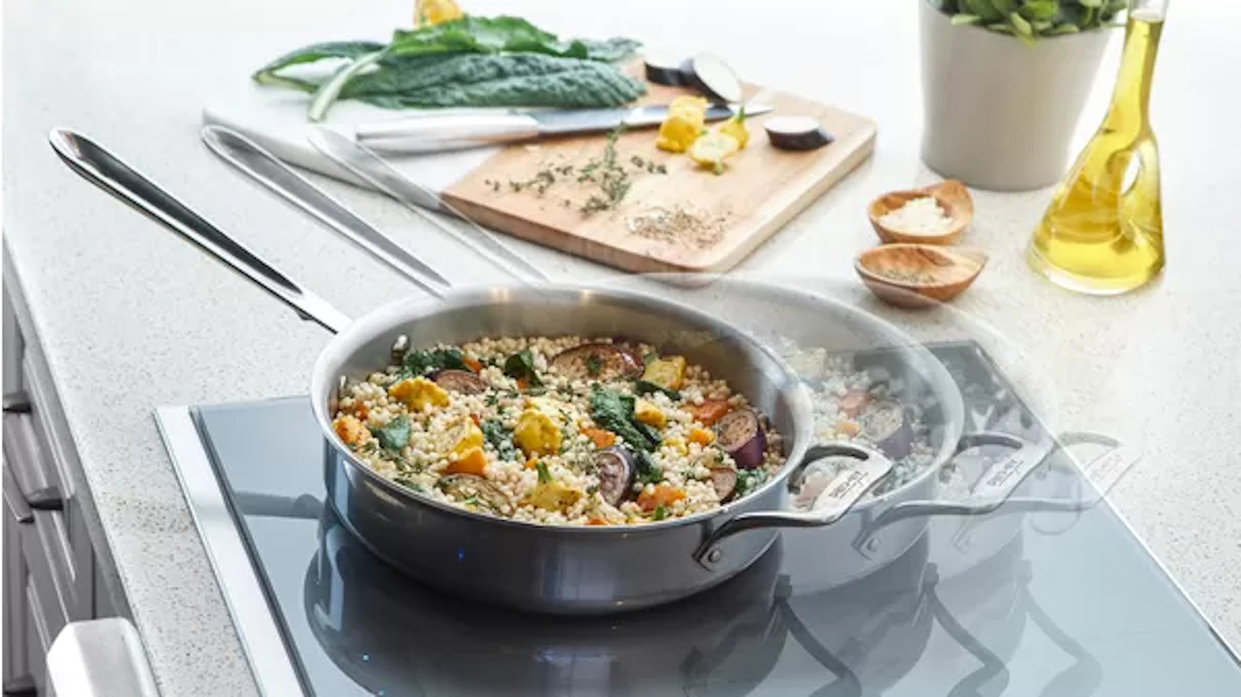 Thermador - 37 Inch Induction Cooktop in Grey - CIT367TG