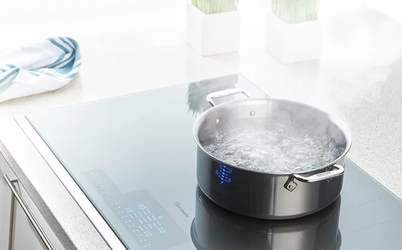 Thermador - 37 Inch Induction Cooktop in Silver - CIT367YMS