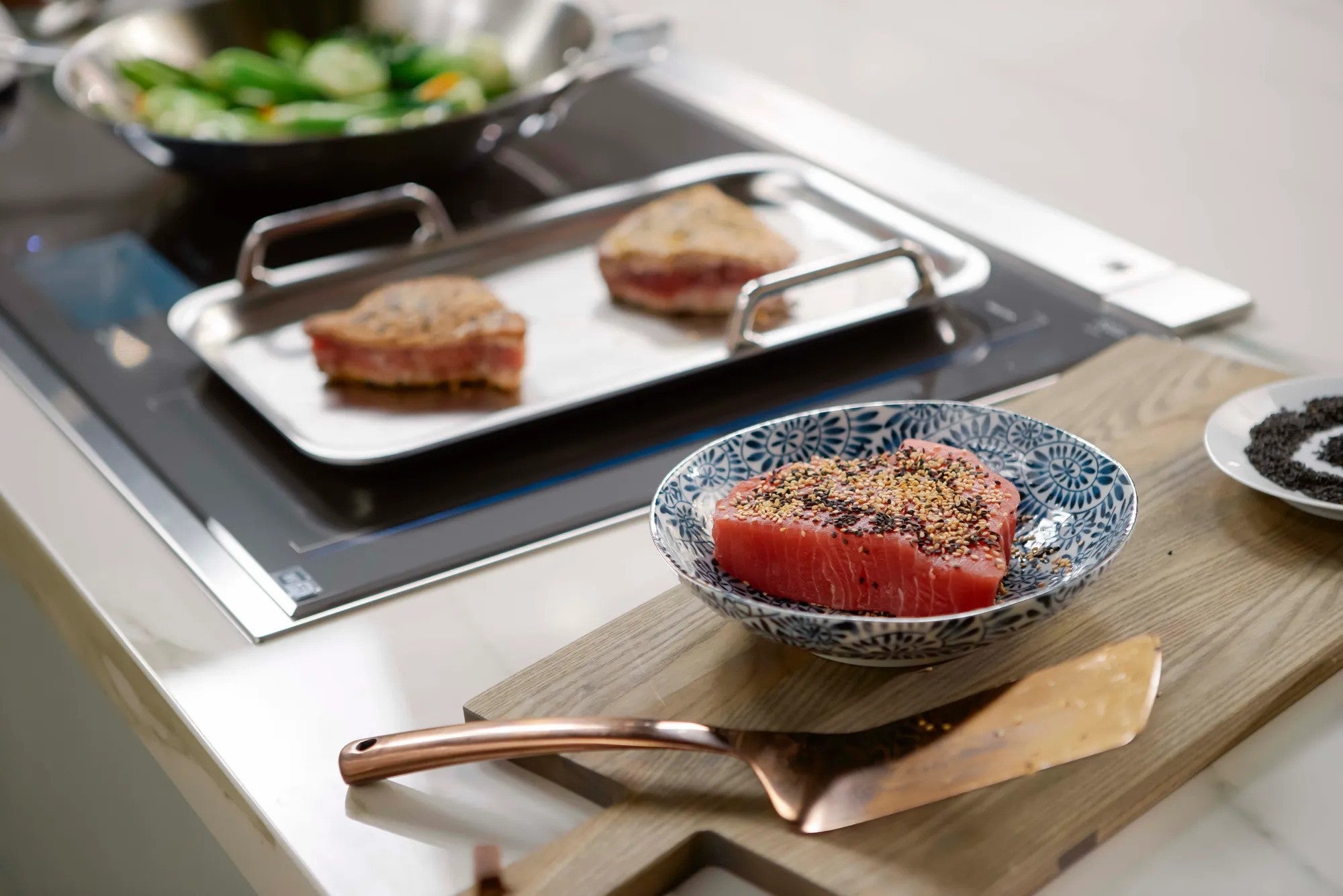 Thermador - 37 Inch Induction Cooktop in Grey - CIT36YWB