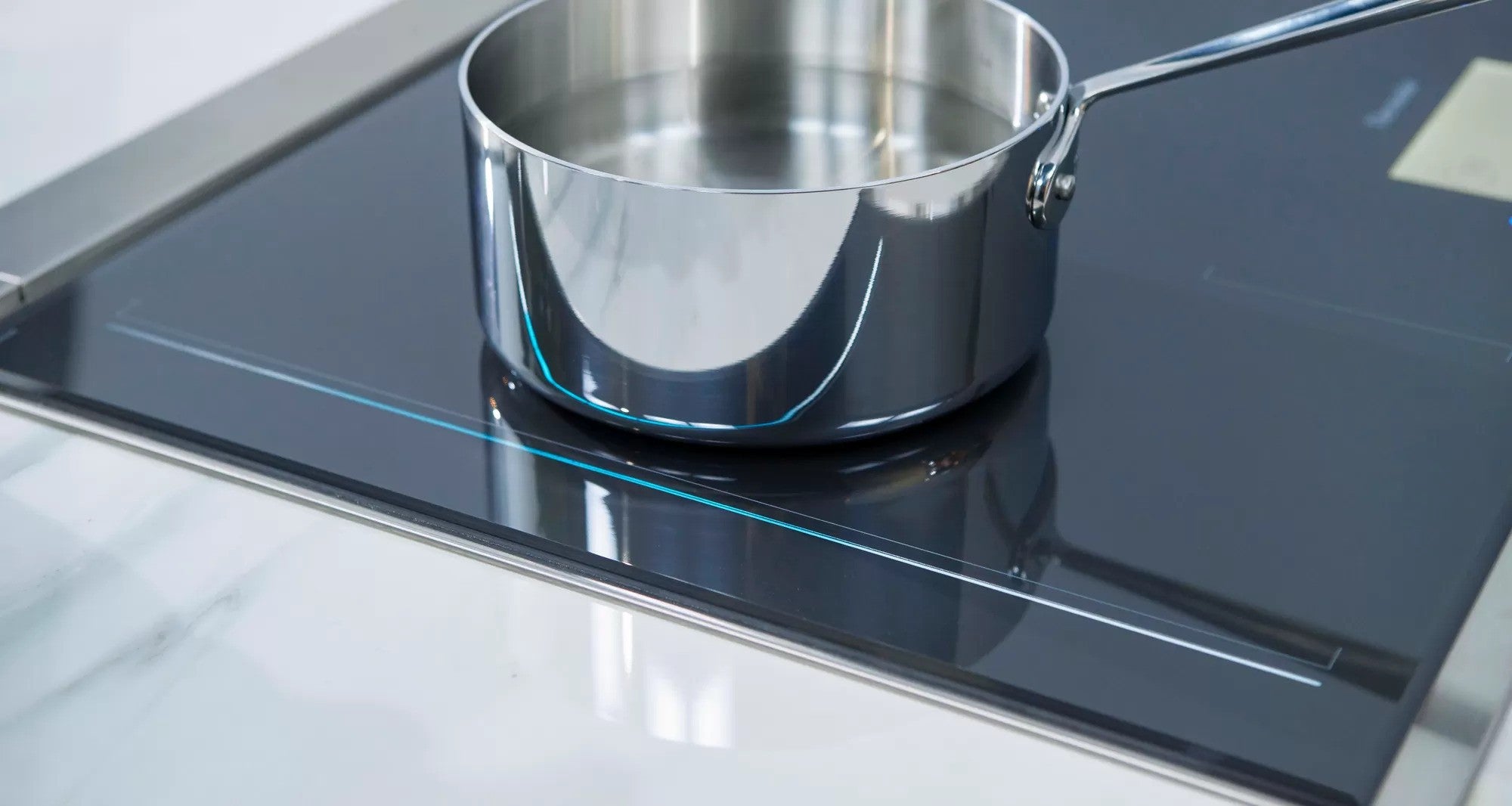 Thermador - 37 Inch Induction Cooktop in Grey - CIT36YWB