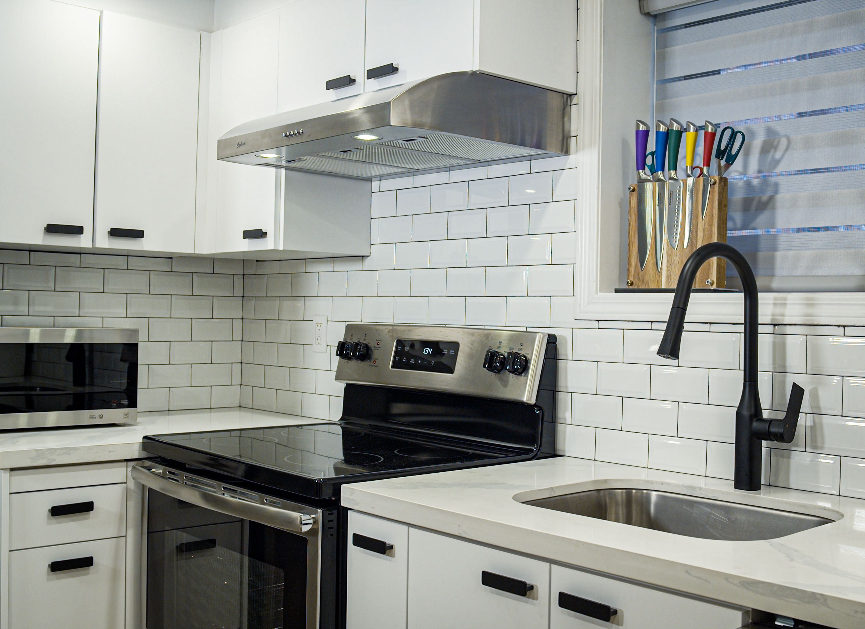 Cyclone - 36" 570 CFM 6" Ducting Undermount Range Hood in Stainless Steel - CYB91936SS