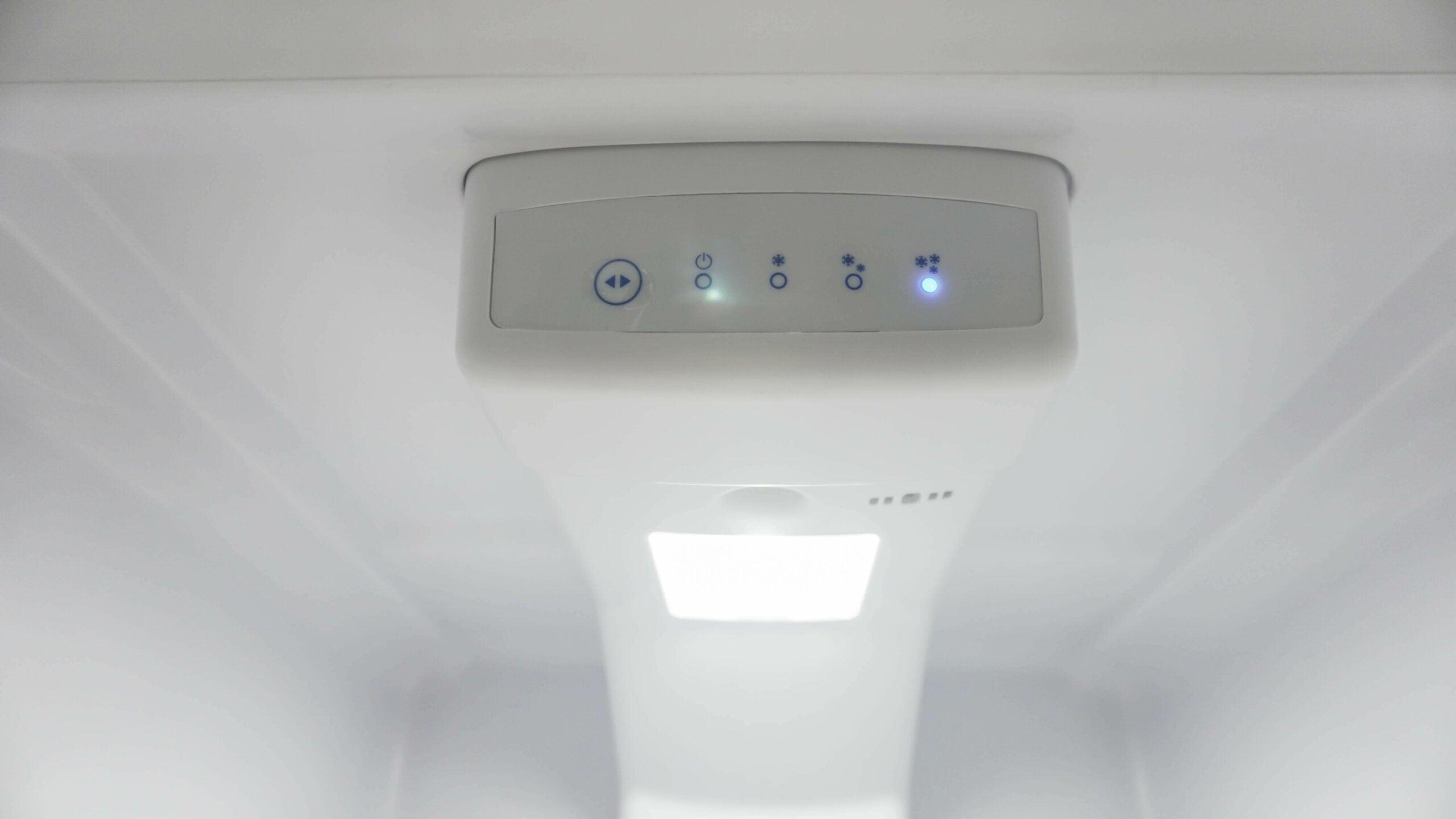 Danby - 23.44 Inch 11.6 cu. ft Top Mount Refrigerator in White - DFF116B2WDBL