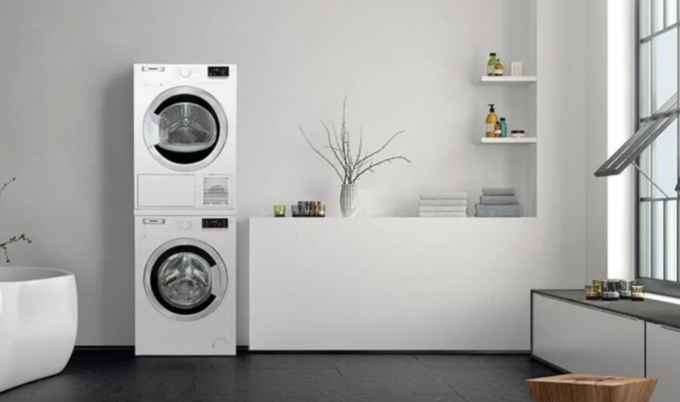 Blomberg - 4.1 Ft Compact Dryer in White - DHP24404W