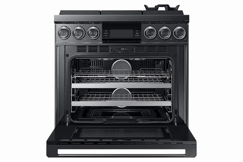 Dacor - 5.4 cu. ft Gas Range in Black Stainless - DOP36M96GLM