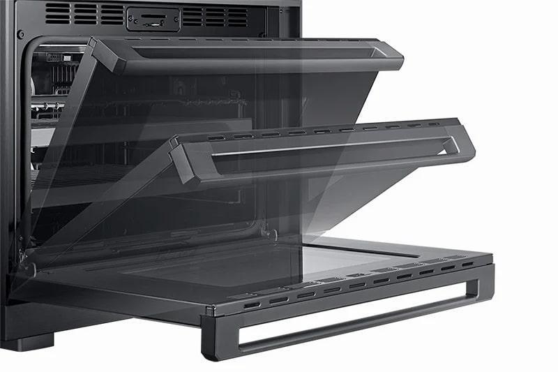 Dacor - 5.4 cu. ft Gas Range in Black Stainless - DOP36M96GLM