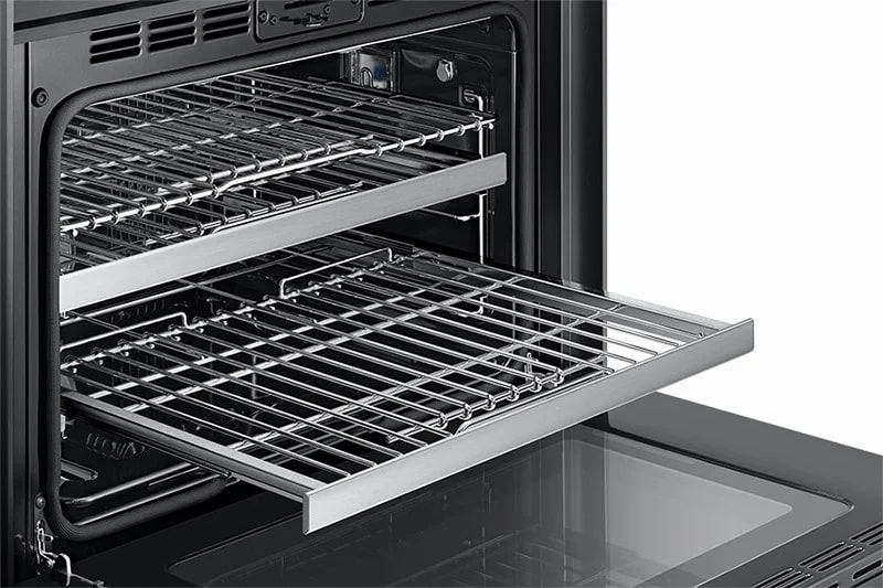 Dacor - 5.4 cu. ft Gas Range in Black Stainless - DOP36M96GLM