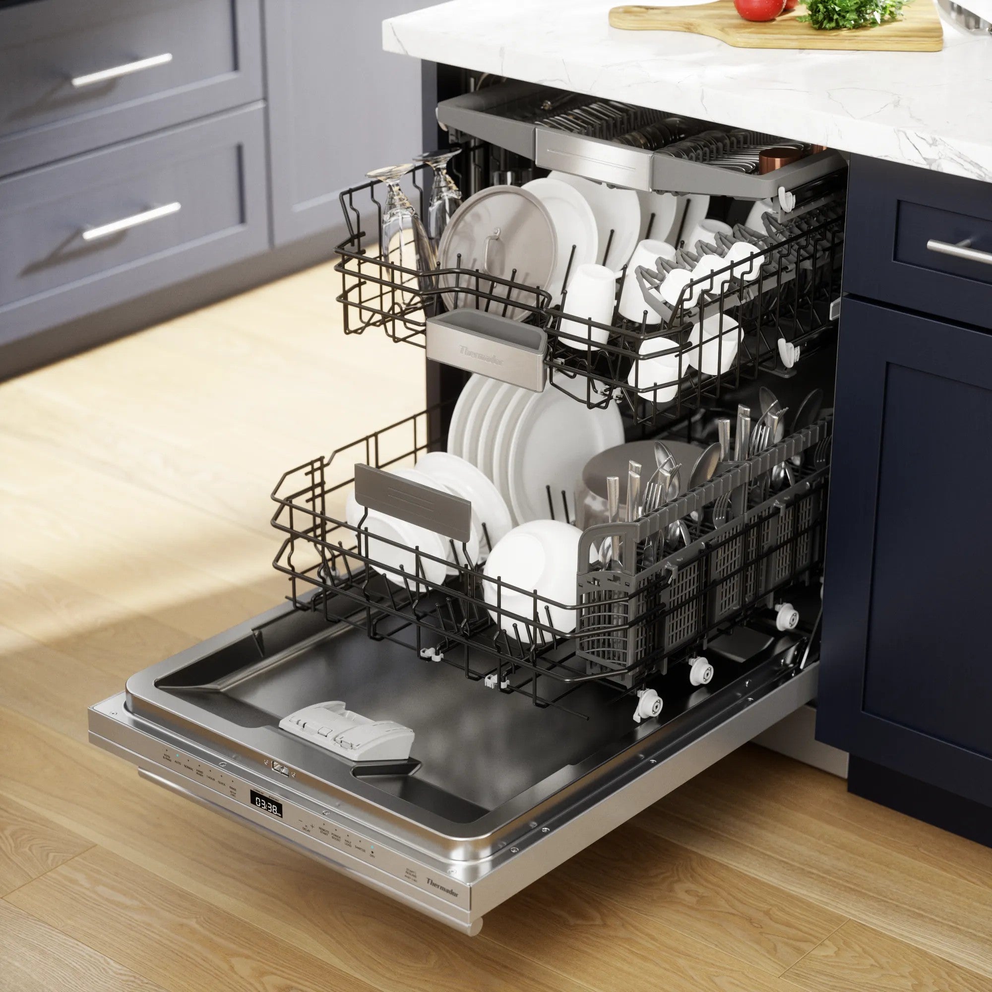 Thermador - 44 dBA Built In Dishwasher in Stainless - DWHD760CFM
