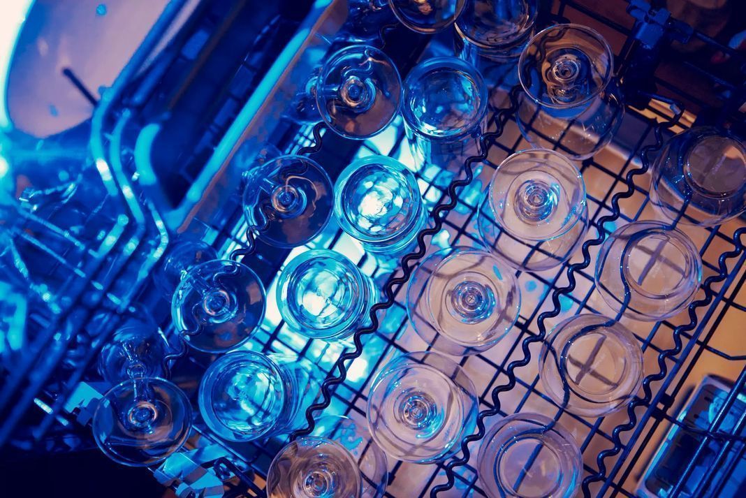 Thermador - 44 dBA Built In Dishwasher in Stainless - DWHD771WFP