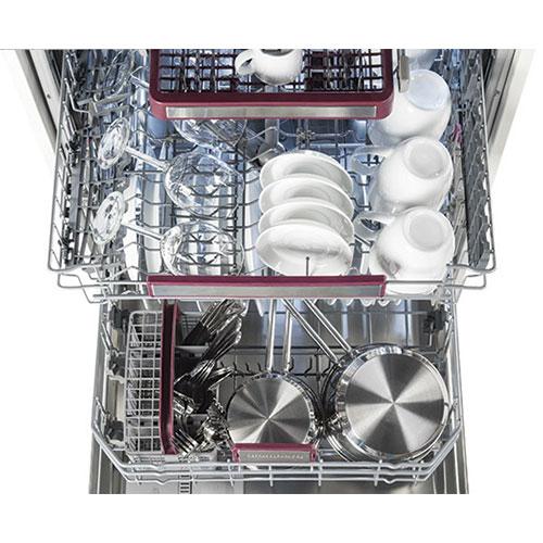 Blomberg - 45 dBA Built In Dishwasher in White - DWT52800WIH