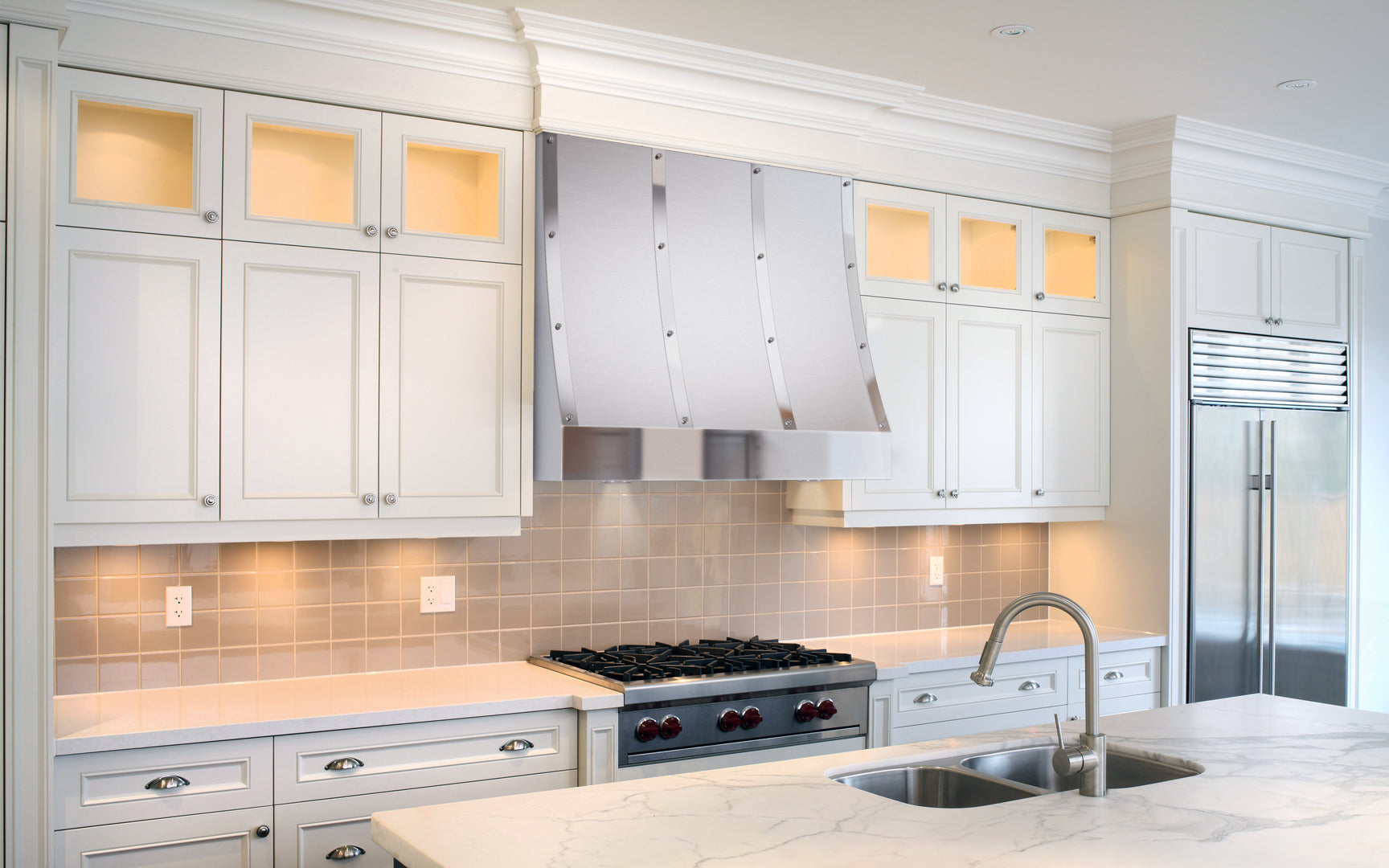 Elica - 36 Inch 600 CFM Wall Mount and Chimney Range Vent in Stainless - ECTX36SS