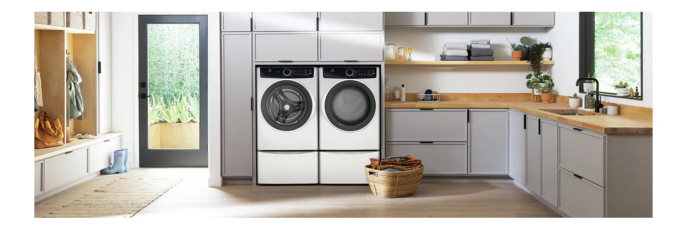 Electrolux - 8 cu. Ft Electric Dryer in White - ELFE743CAW