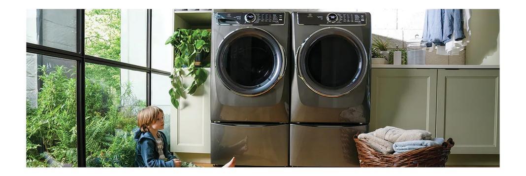 Electrolux - 5.2 cu. Ft Front Load Washer in Titanium - ELFW7637AT