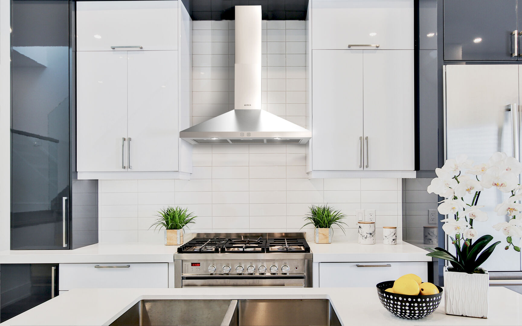 Elica - 30 Inch 400 CFM Wall Mount and Chimney Range Vent in Stainless - EVL430S3