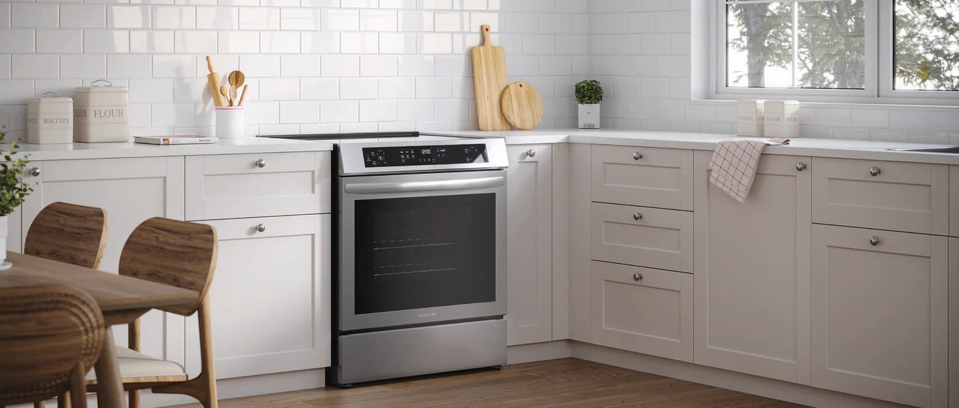 Frigidaire - 5.3 cu. ft Induction Range in Stainless - FCFI308CAS