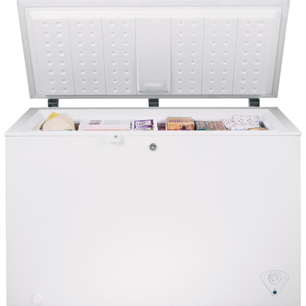 GE - 10.6 cu. Ft Chest Freezer in White - FCM11PHWW
