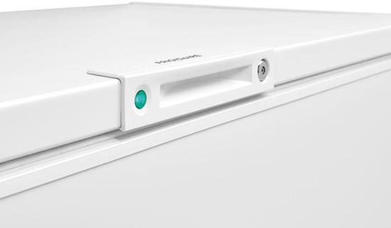 Frigidaire - 5.8 cu. Ft Chest Freezer in White - FFFC20M4TW