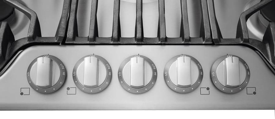 Frigidaire Pro - 36 inch wide Gas Cooktop in Stainless Steel - FPGC3677RS