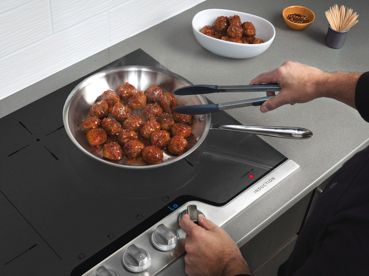 Frigidaire Professional - 30 inch wide Induction Cooktop in Stainless - FPIC3077RF