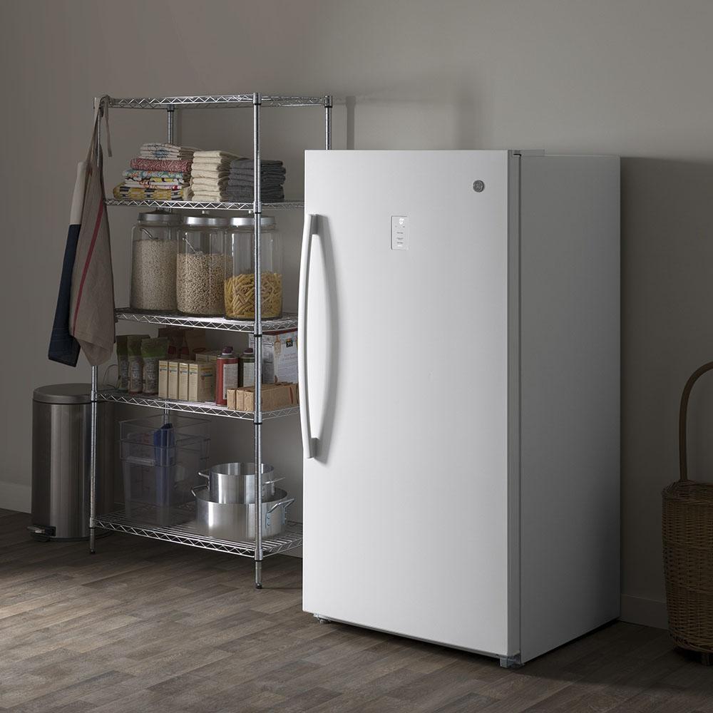 GE - 17.3 cu. Ft Upright Freezer in White - FUF17SMRWW
