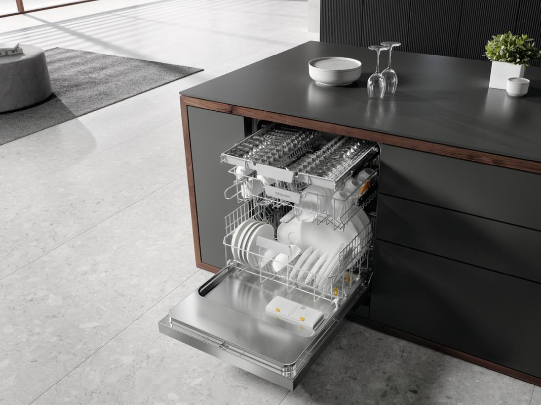 Miele - 44 dBA Built In Dishwasher in Stainless - G5006 SCU CLST