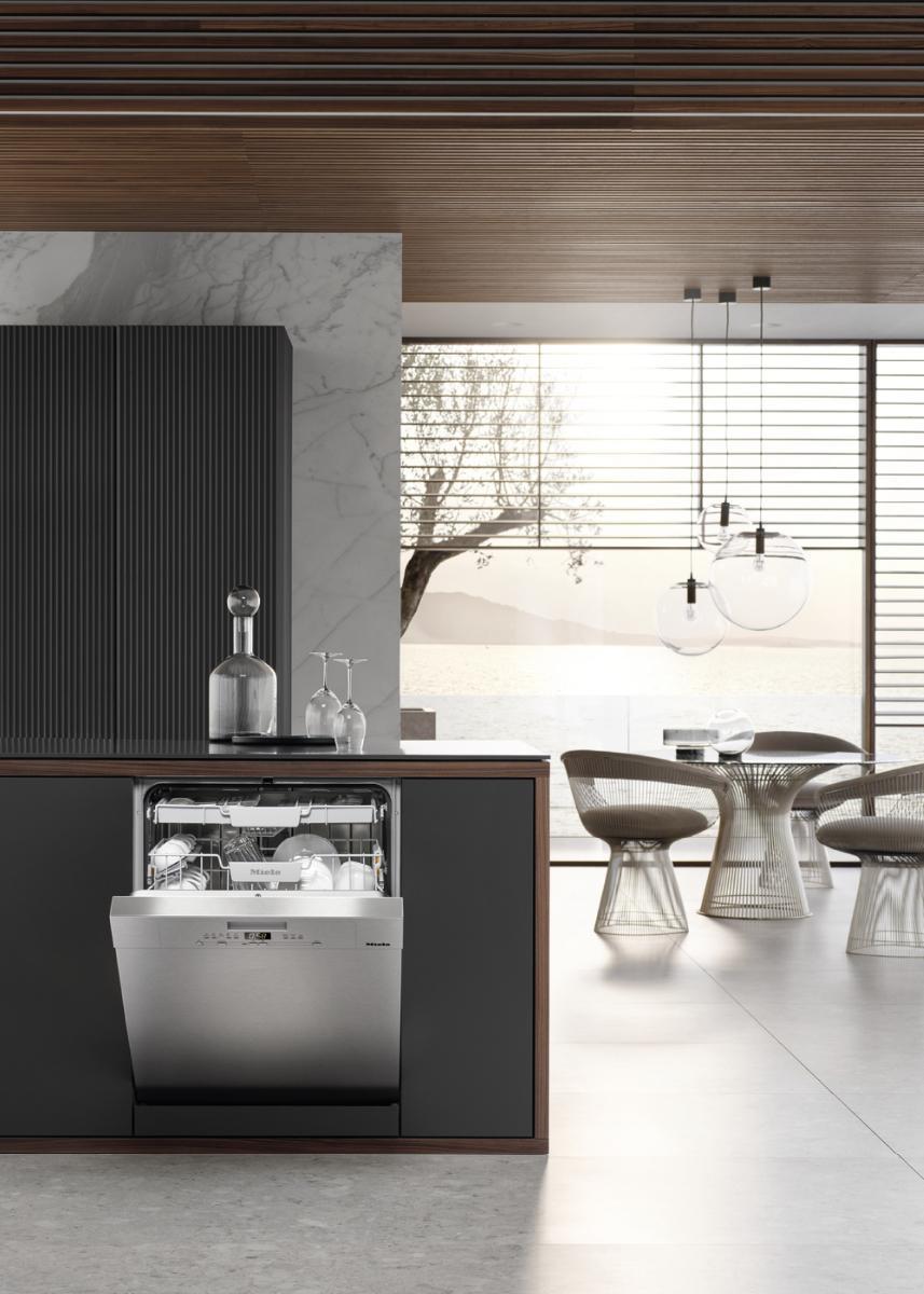 Miele - 44 dBA Built In Dishwasher in Stainless - G5006 SCU CLST