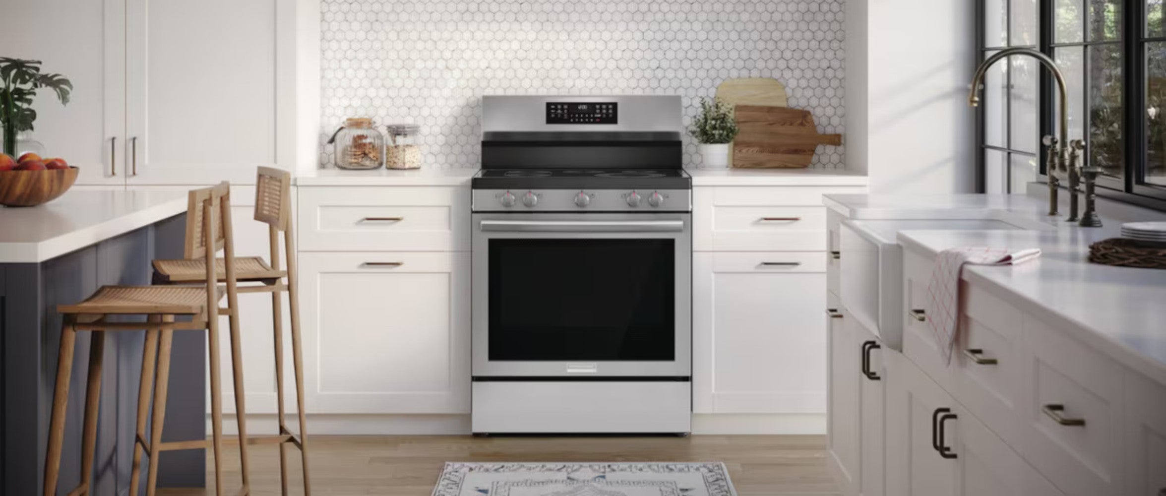 Frigidaire Gallery - 5.3 cu. ft Electric Range in Stainless - GCRE306CBF