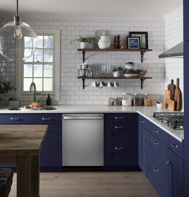 GE - 46 dBA Built In Dishwasher in Grey - GDT665SMNES