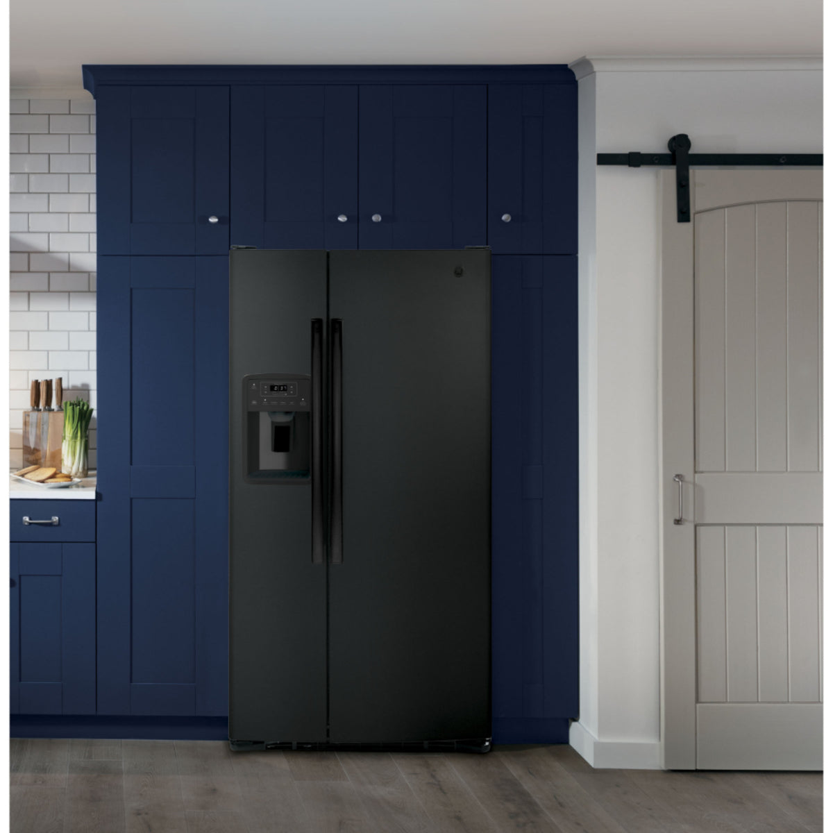 GE - 32.75 Inch 23 cu. ft Side by Side Refrigerator in Black - GSS23GGPBB