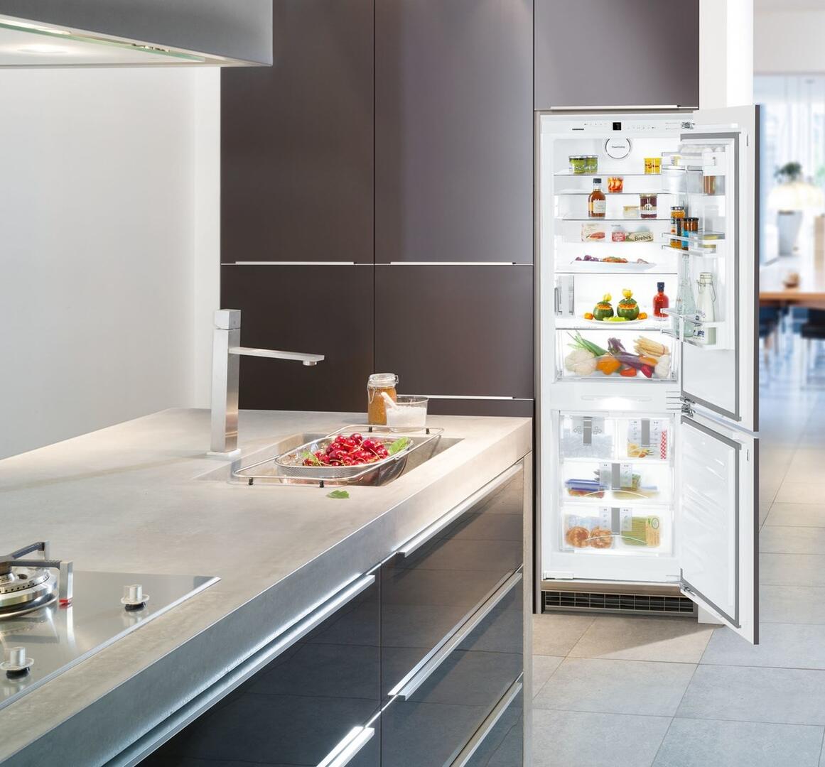 Liebherr - 22 Inch 9.3 cu. ft Built In / Integrated Bottom Mount Refrigerator in Panel Ready - HC1070