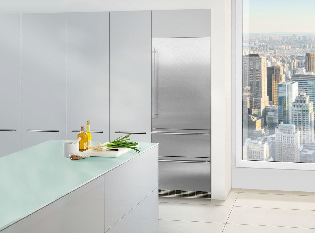 Liebherr - 29.8125 Inch 14.1 cu. ft Built In / Integrated Bottom Mount Refrigerator in Panel Ready - HC1540