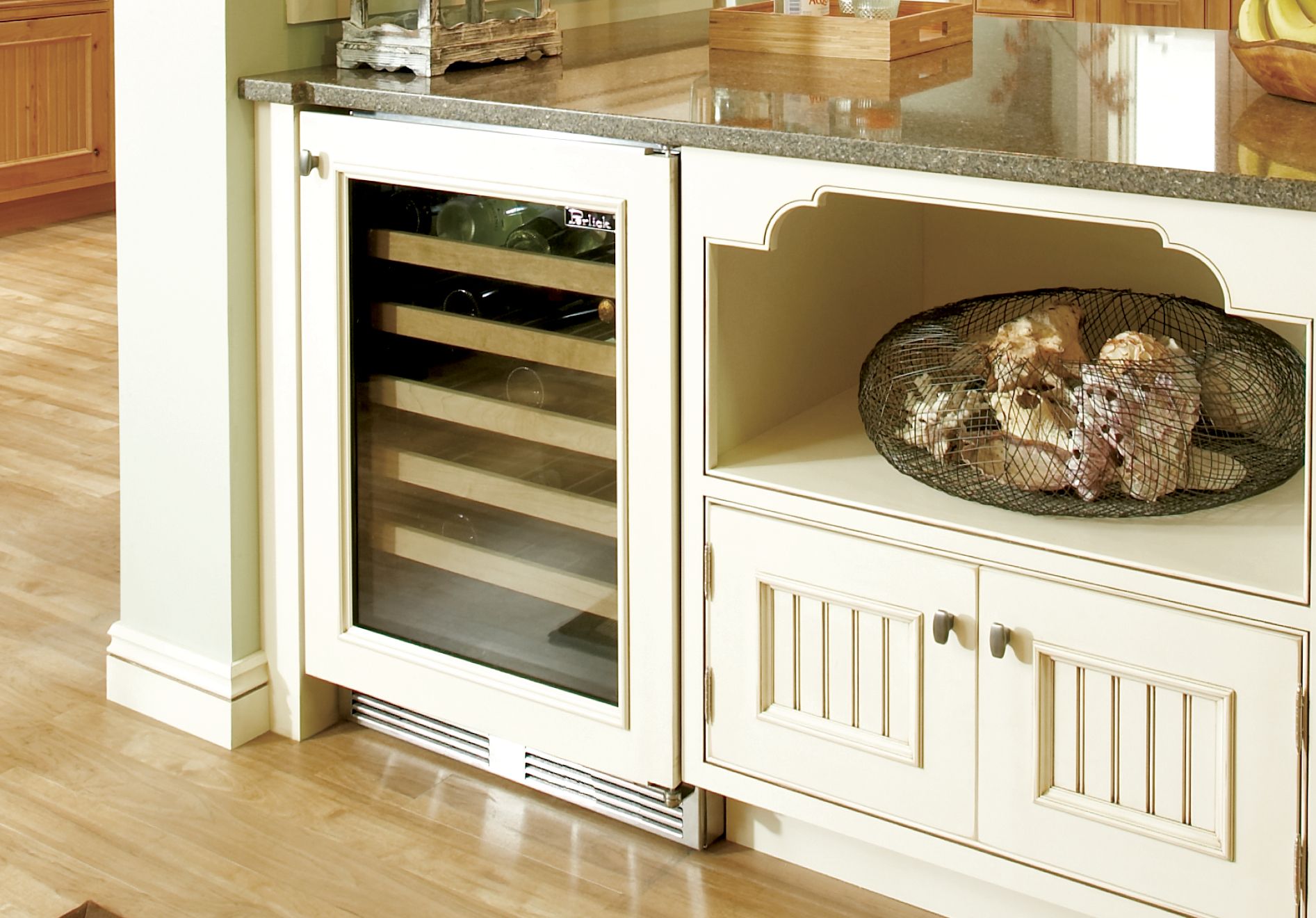 Perlick - 23.875 Inch 5.2 cu. ft Built In / Integrated Wine Fridge Refrigerator in Stainless - HP24WS-3-3L