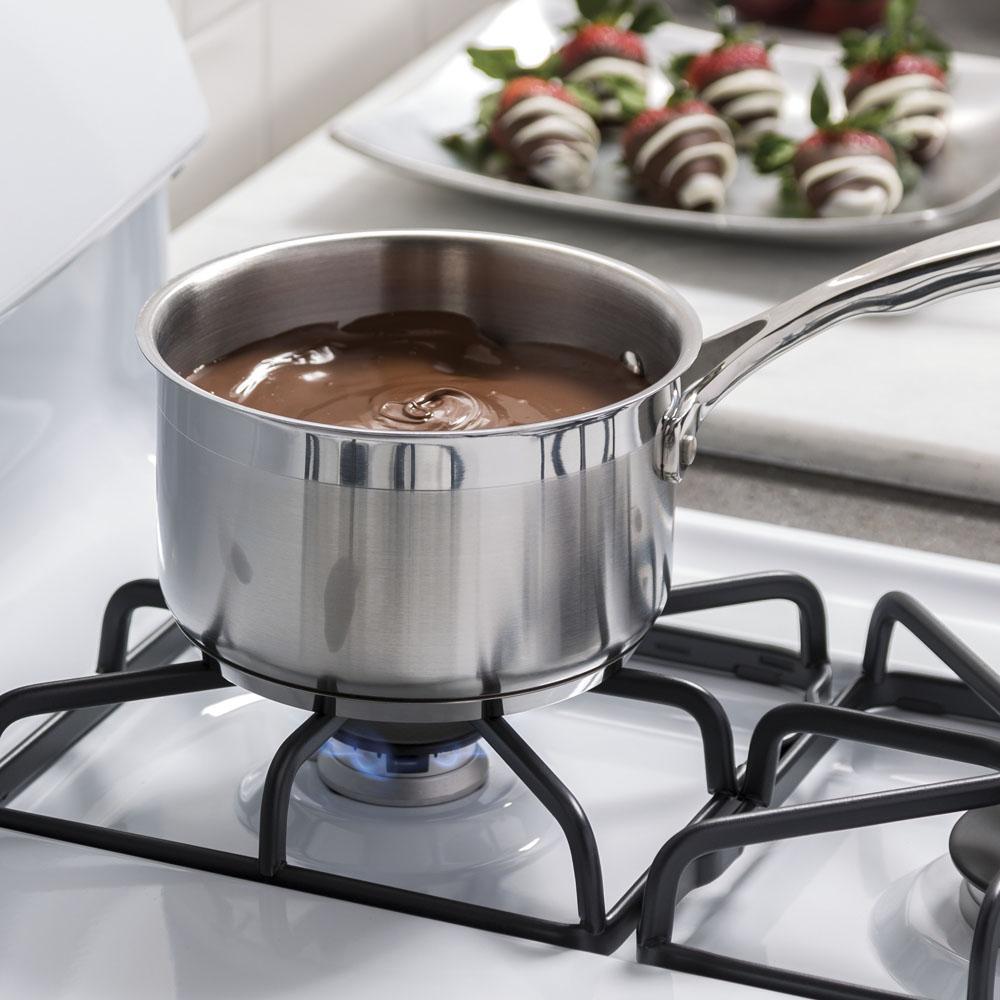 GE - 5 cu. ft Gas Range in White - JCGBS60DEKWW