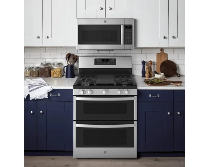 GE - 6.8 cu. ft Gas Range in Stainless - JCGBS86SPSS