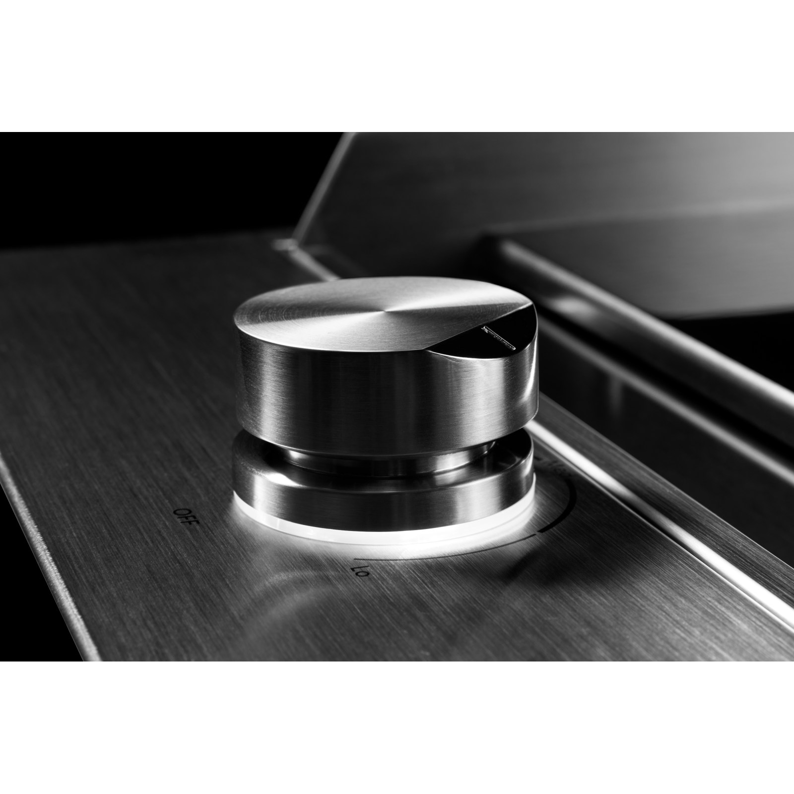 JennAir - 15 inch wide Electric Griddle in Stainless - JEF3115GS