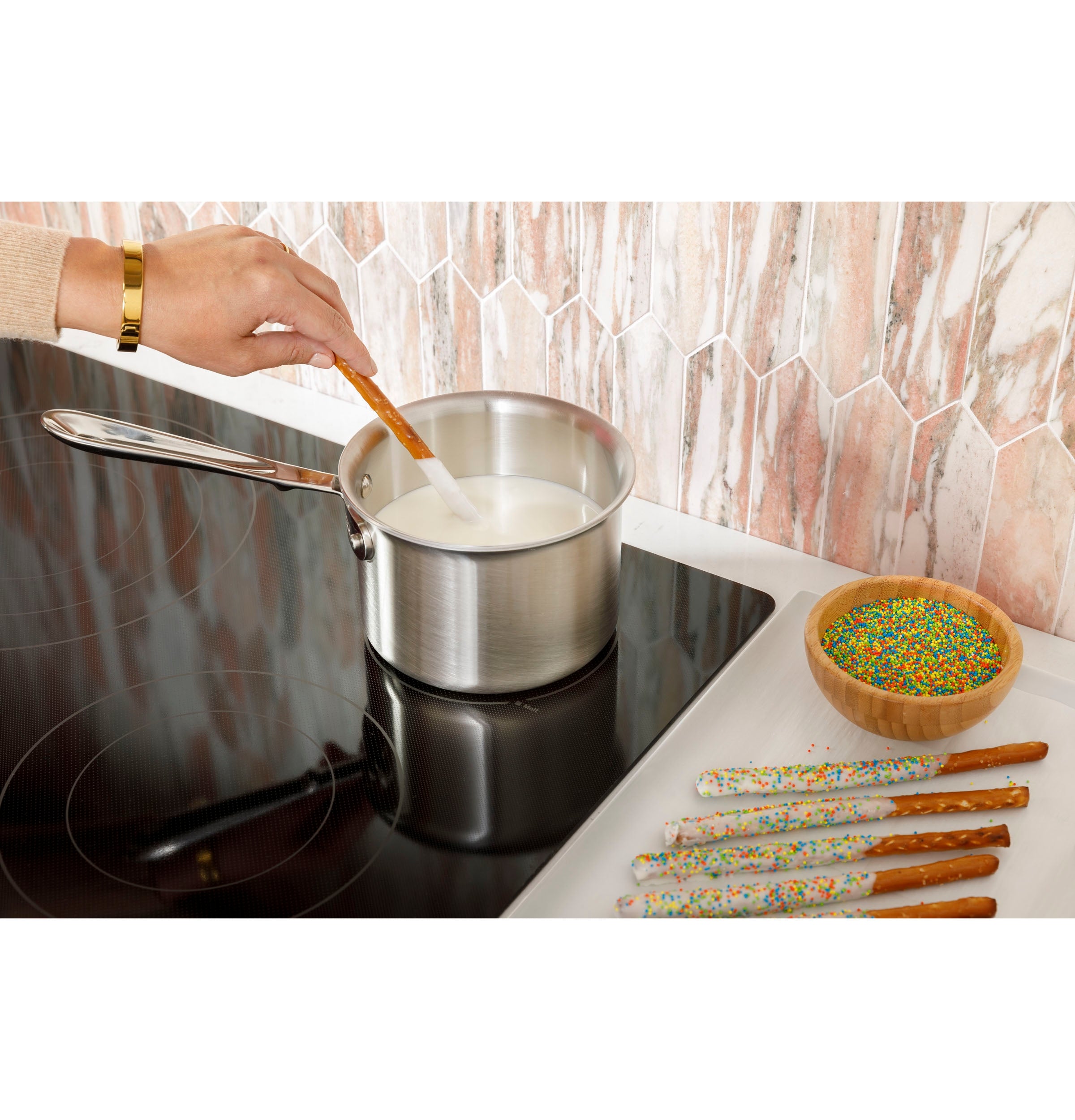 GE - 29.8 Inch Electric Cooktop in Stainless - JEP5030STSS