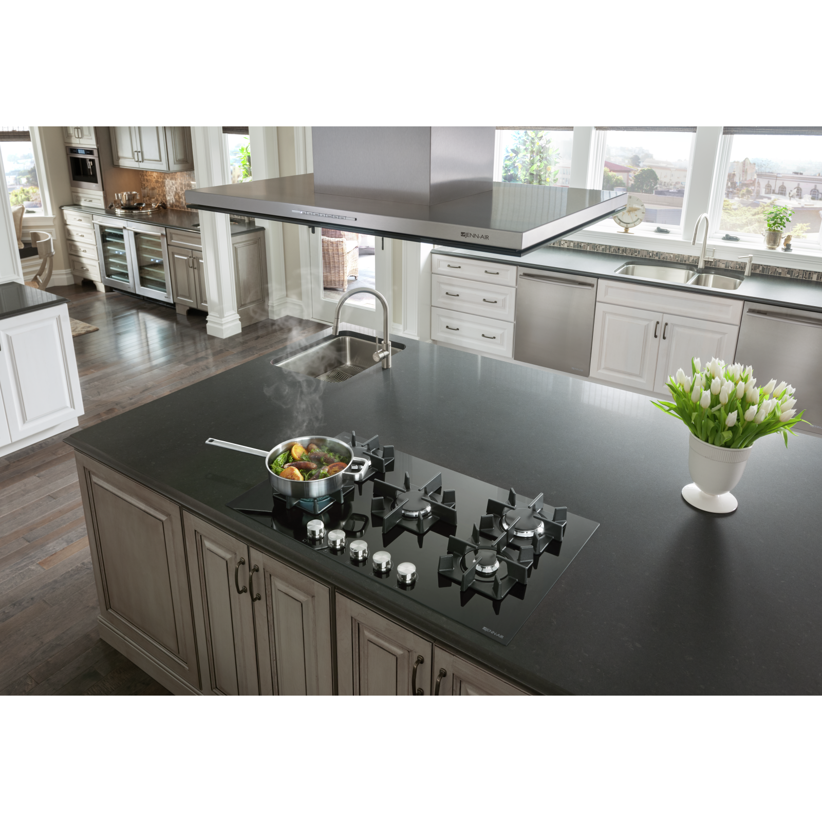 JennAir - 36 Inch Gas Cooktop in Black - JGC2536EB