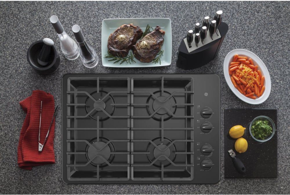 GE - 30 inch wide Gas Cooktop in Black - JGP3030DLBB