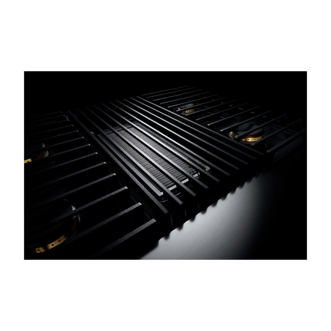 Jennair - 5.1 cu. ft Gas Range in Black - JGRP636HM