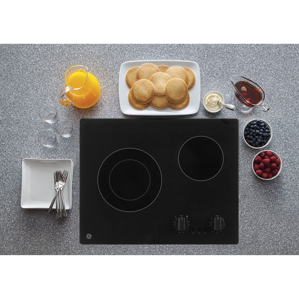 GE - 21.5 inch wide Electric Cooktop in Black - JP3021DPBB